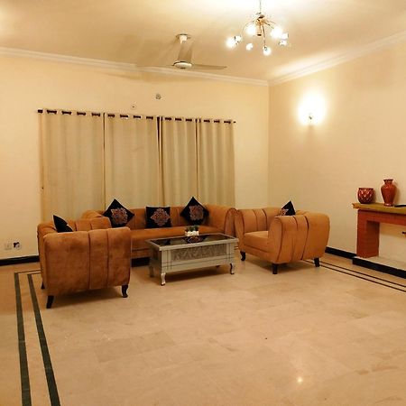 Royal Residential Hotel Islamabad Ngoại thất bức ảnh