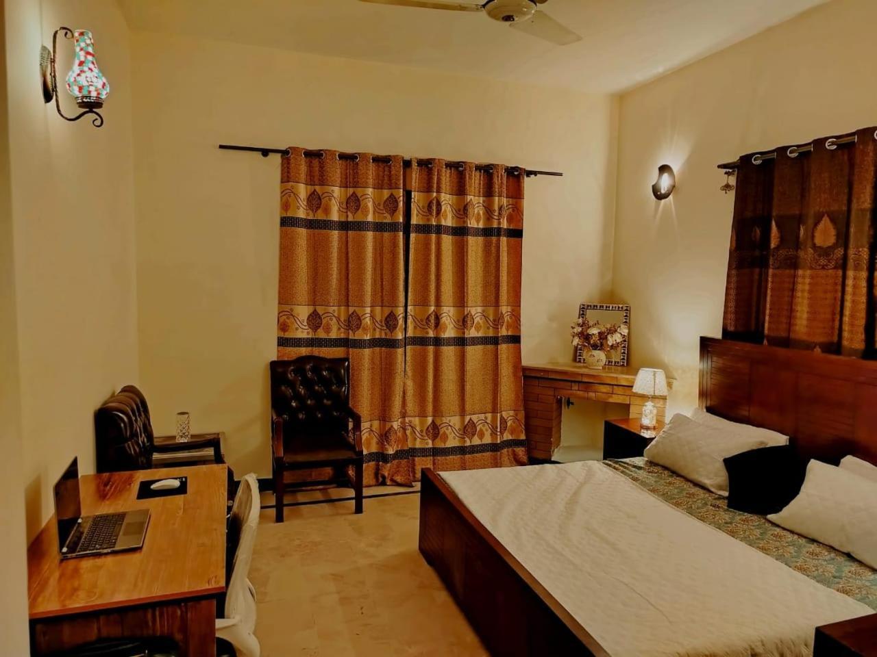 Royal Residential Hotel Islamabad Ngoại thất bức ảnh