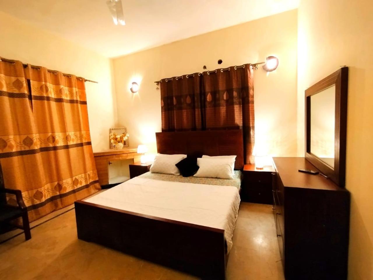 Royal Residential Hotel Islamabad Ngoại thất bức ảnh
