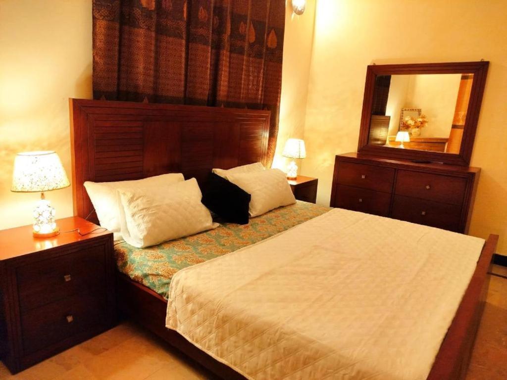 Royal Residential Hotel Islamabad Ngoại thất bức ảnh
