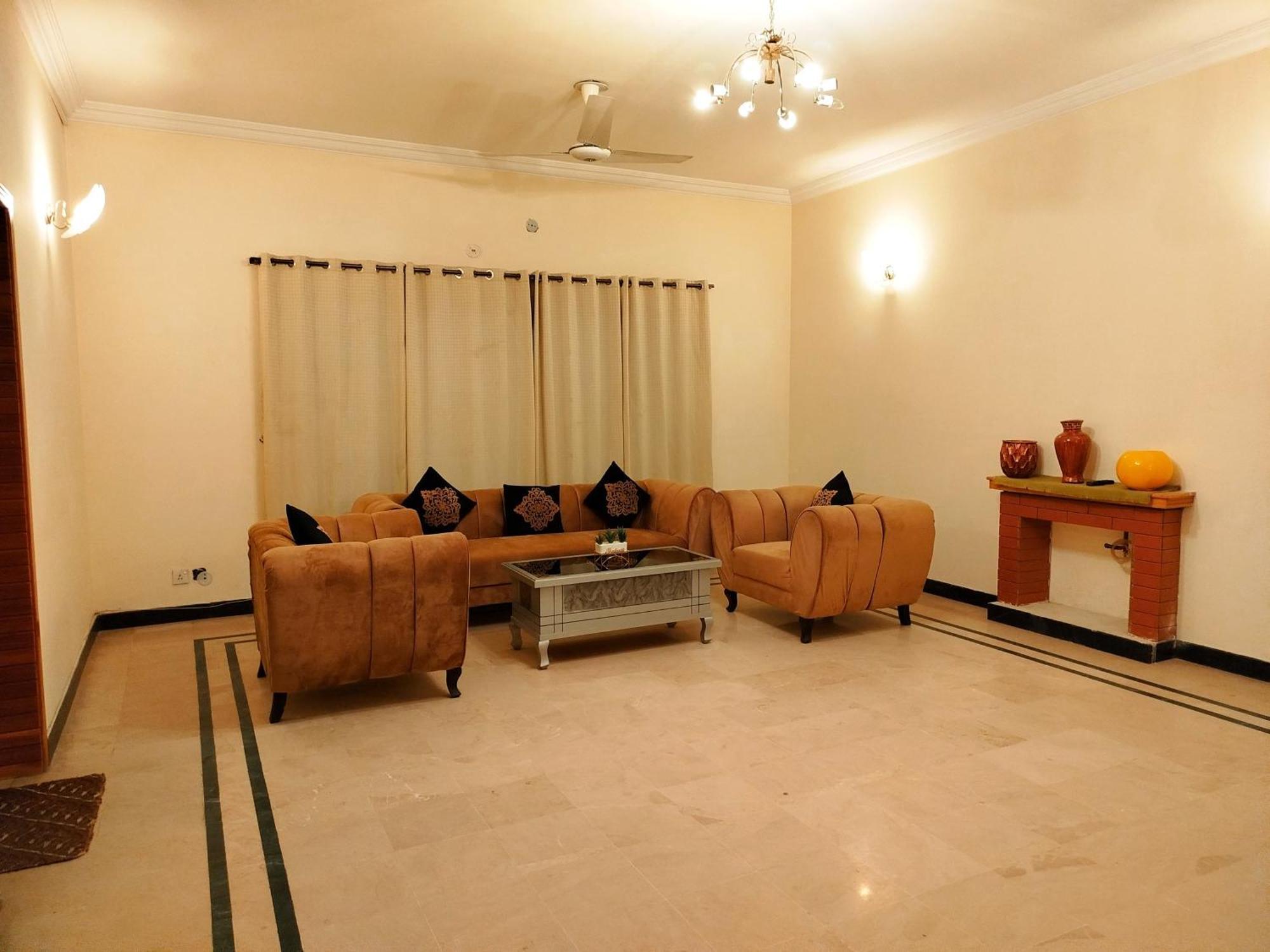 Royal Residential Hotel Islamabad Ngoại thất bức ảnh